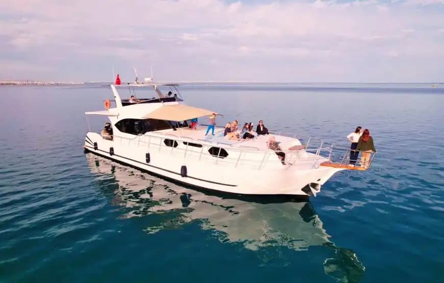 Antalya'da Günübirlik Özel Tekne 24 Kişiye Kadar Akdeniz'in Eşsiz Sularına Konforlu Yolculuk