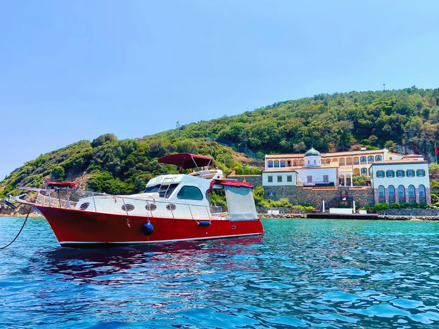 Ayvalık’ta 9 Metrelik Gezi ve Yüzme İçin İdeal Kiralık Özel Tekne