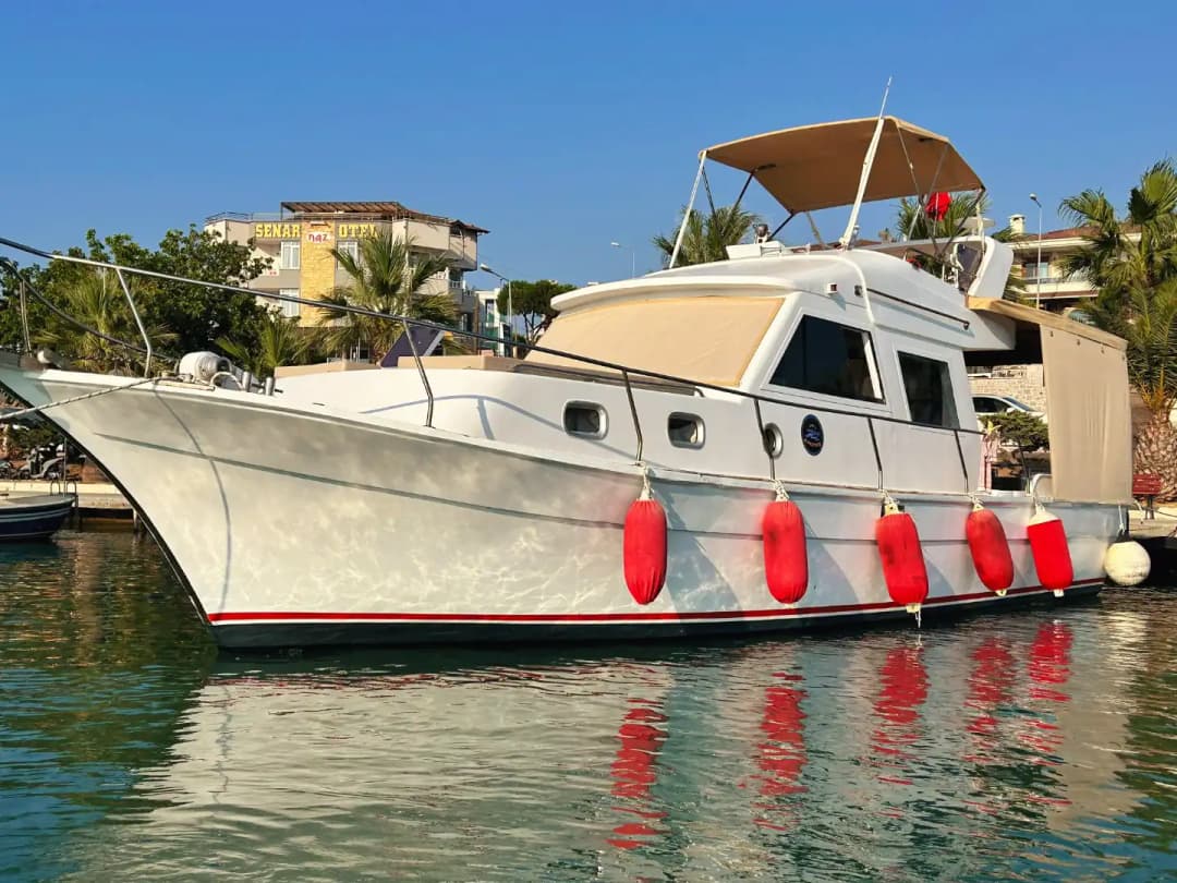 Ayvalık’ın Eşsiz Sularında 11 Metrelik Tekne ile Günübirlik ve Saatlik Gezi Keyfi
