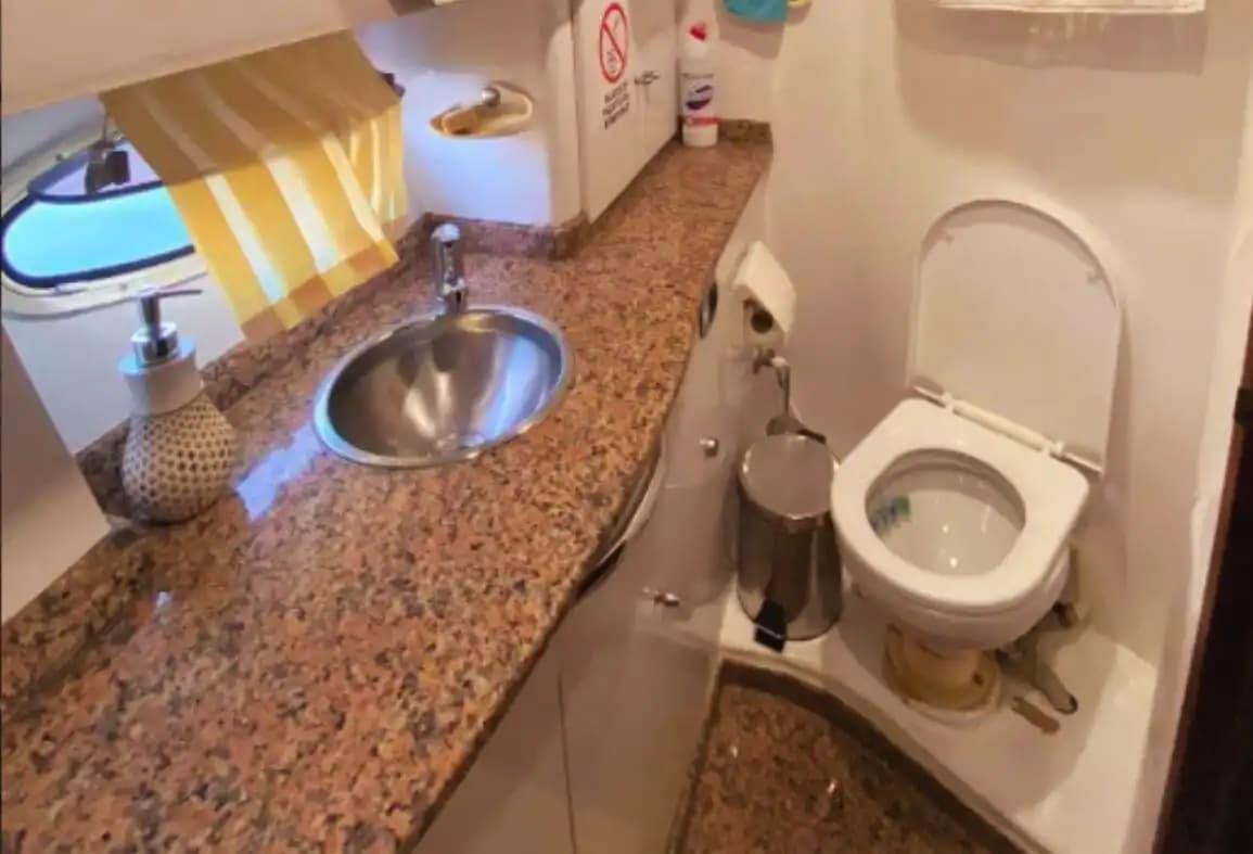 Ayvalık’ta 16 Metrelik Lüks Yat: Yüzme ve Parti Organizasyonları İçin Uygun 20