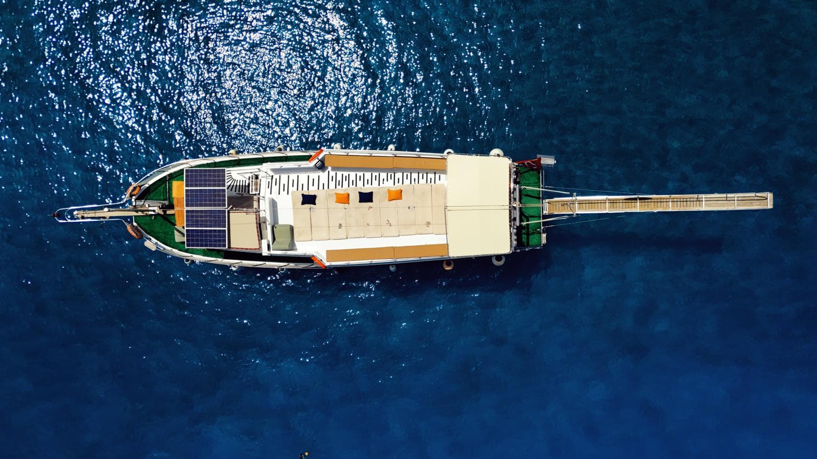 Fethiye'de 14 Metrelik Konforlu Tekne ile Gezi ve Yüzme Keyfi 2