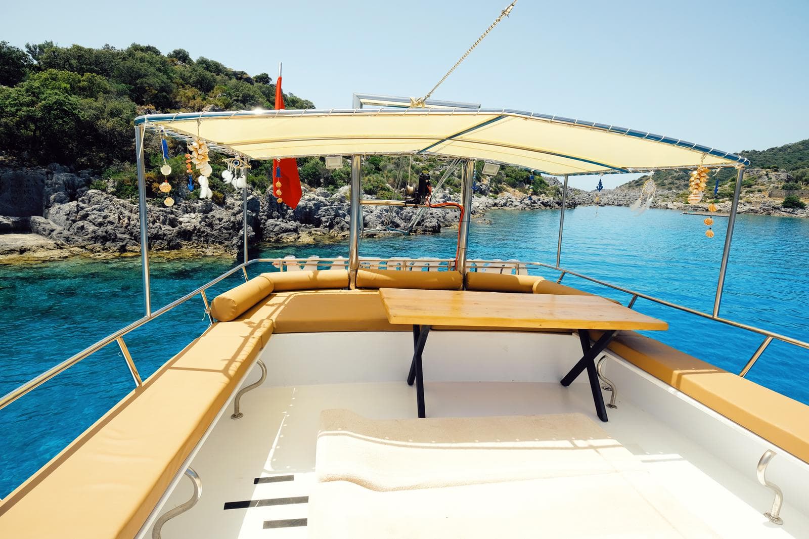 Fethiye'de 14 Metrelik Konforlu Tekne ile Gezi ve Yüzme Keyfi 19