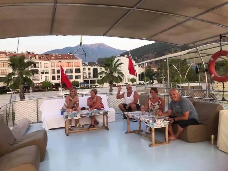 Fethiye’nin Turkuaz Sularında Saatlik ve Günlük Tekne Kiralama 9