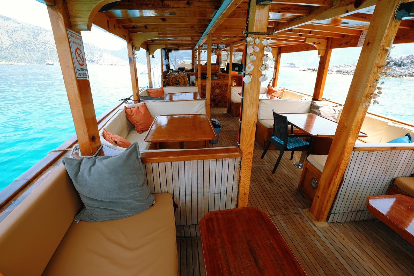 Fethiye'de 14 Metrelik Konforlu Tekne ile Gezi ve Yüzme Keyfi 11