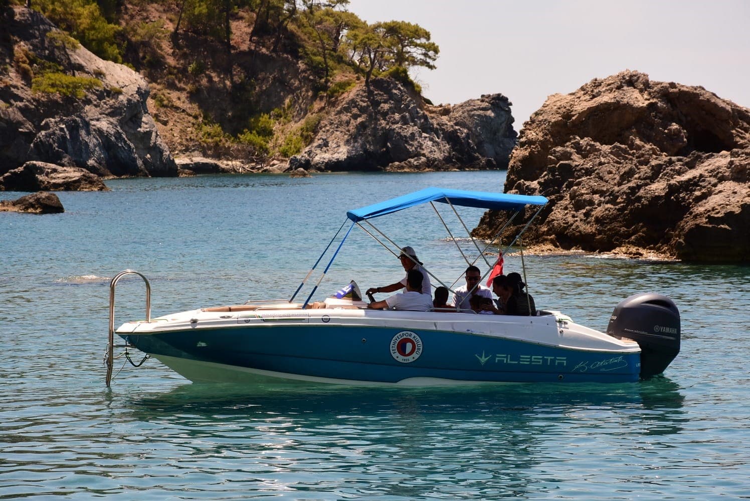 Ölüdeniz'de Ekonomik Tekne Kiralama – 6 Metrelik Şabankaptan ile 8 Kişilik Keyifli Bir Mola!
