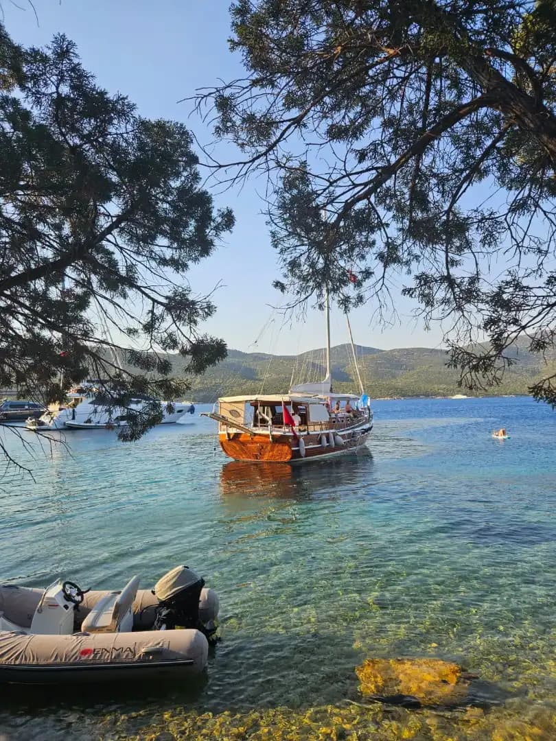 Bodrum'un Muhteşem Koylarında, 15 Metre, 2 Kabinli Butik Gulet 11