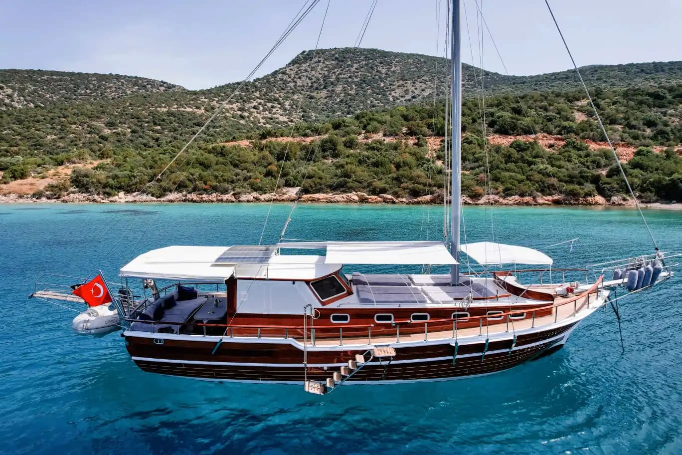 Bodrum'un Muhteşem Koylarında, 15 Metre, 2 Kabinli Butik Gulet 2