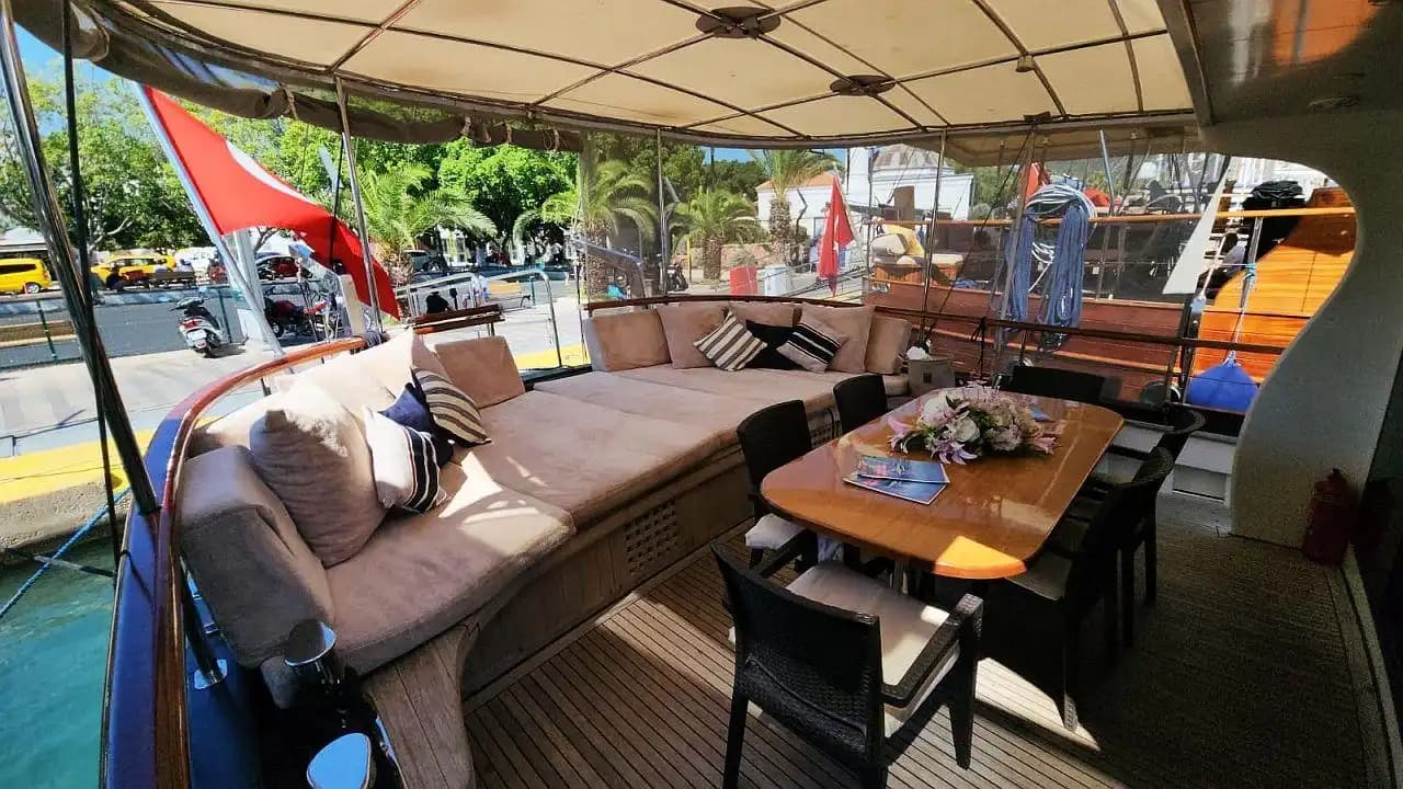 Bodrum 21m Lüks Gulet Kiralama | 3 Kabinli 6 Kişilik Özel Mavi Yolculuk 3