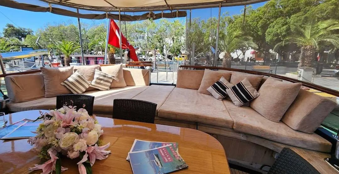 Bodrum 21m Lüks Gulet Kiralama | 3 Kabinli 6 Kişilik Özel Mavi Yolculuk