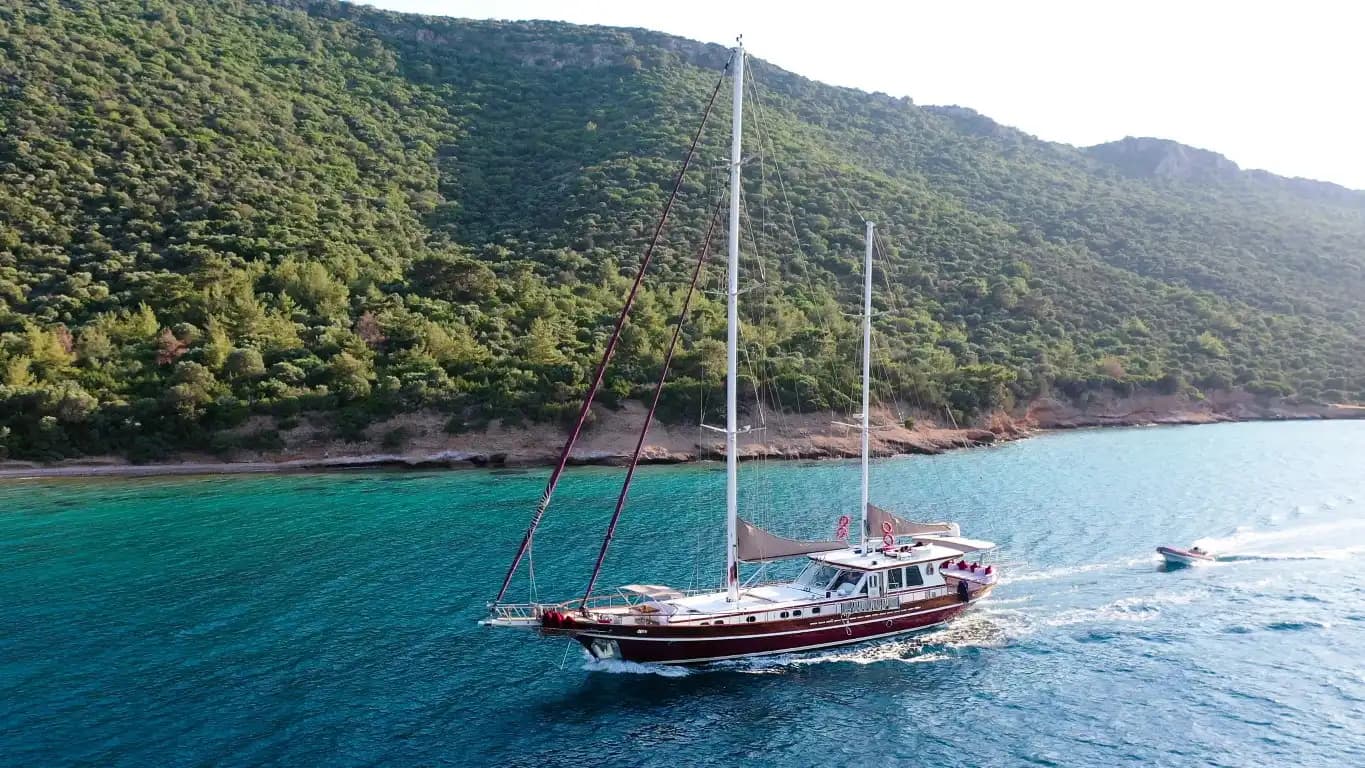 Bodrum’da 27 Metrelik Lüks Gulet ile Eşsiz Deniz Tatili Deneyimi - Yatta Kurumsal Toplantı