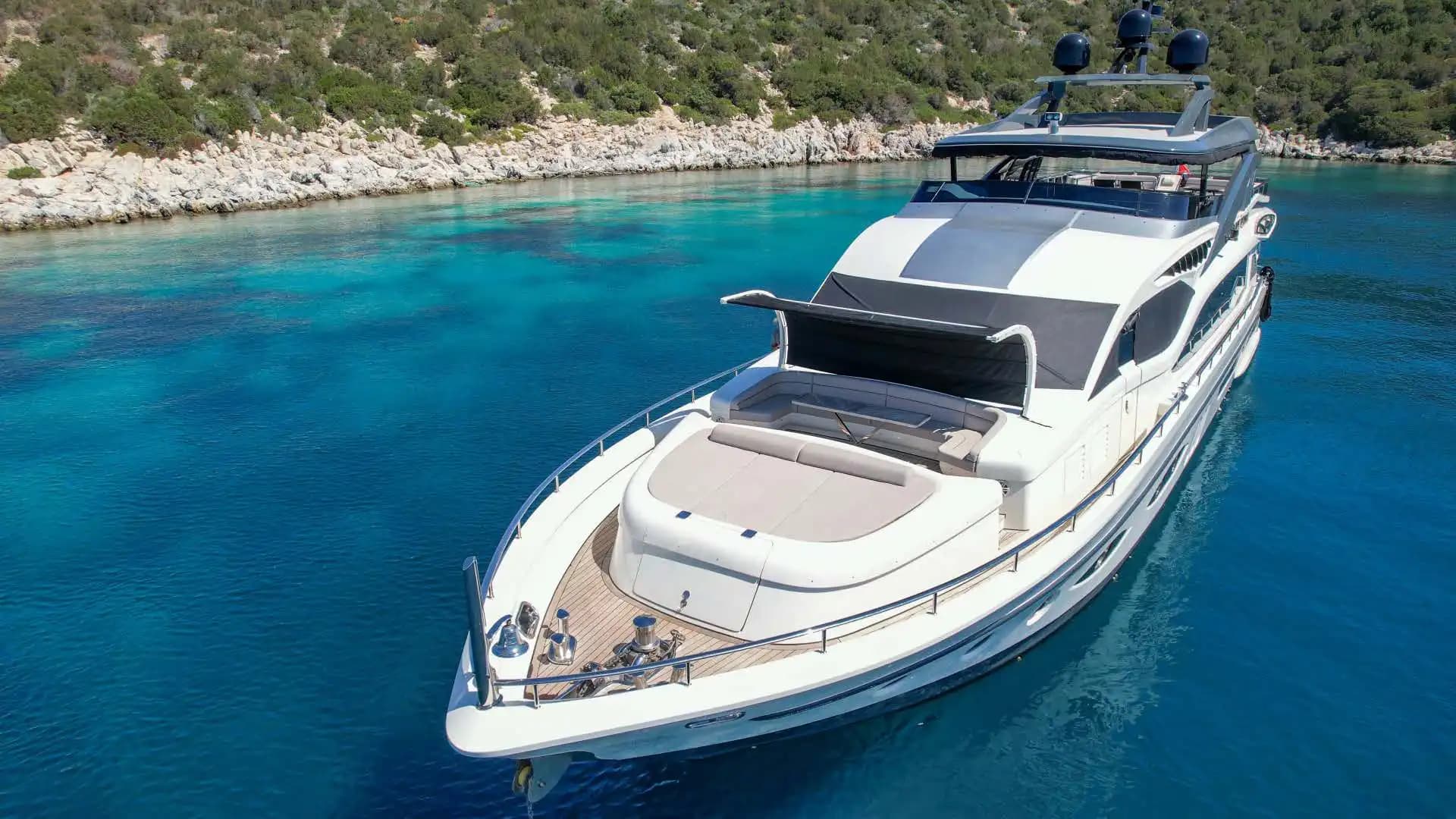 Bodrum'da 80 Kişilik Görkemli 35 Metre Lüks Günlük Tur Motoryatı 13