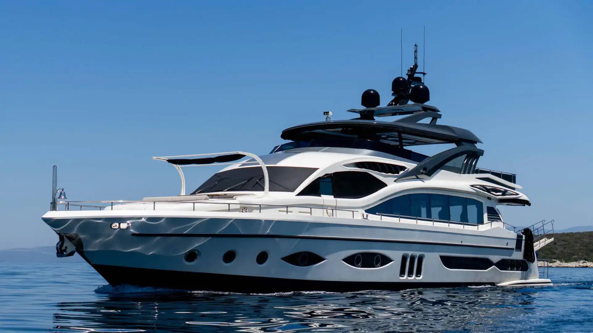 Bodrum'da 80 Kişilik Görkemli 35 Metre Lüks Günlük Tur Motoryatı 3