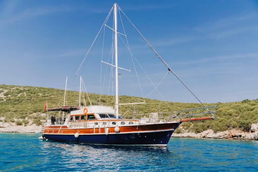 Bodrum’da 20 Metrelik Şık Gulet ile 6 Kişilik Huzurlu Tatil