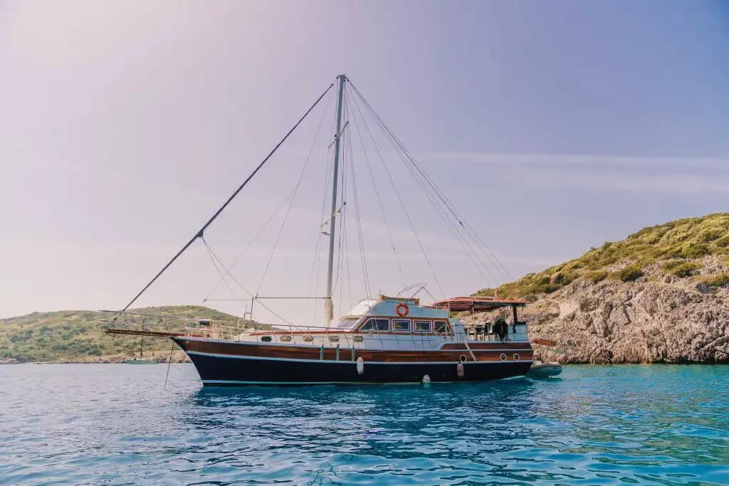 Bodrum’da 20 Metrelik Şık Gulet ile 6 Kişilik Huzurlu Tatil