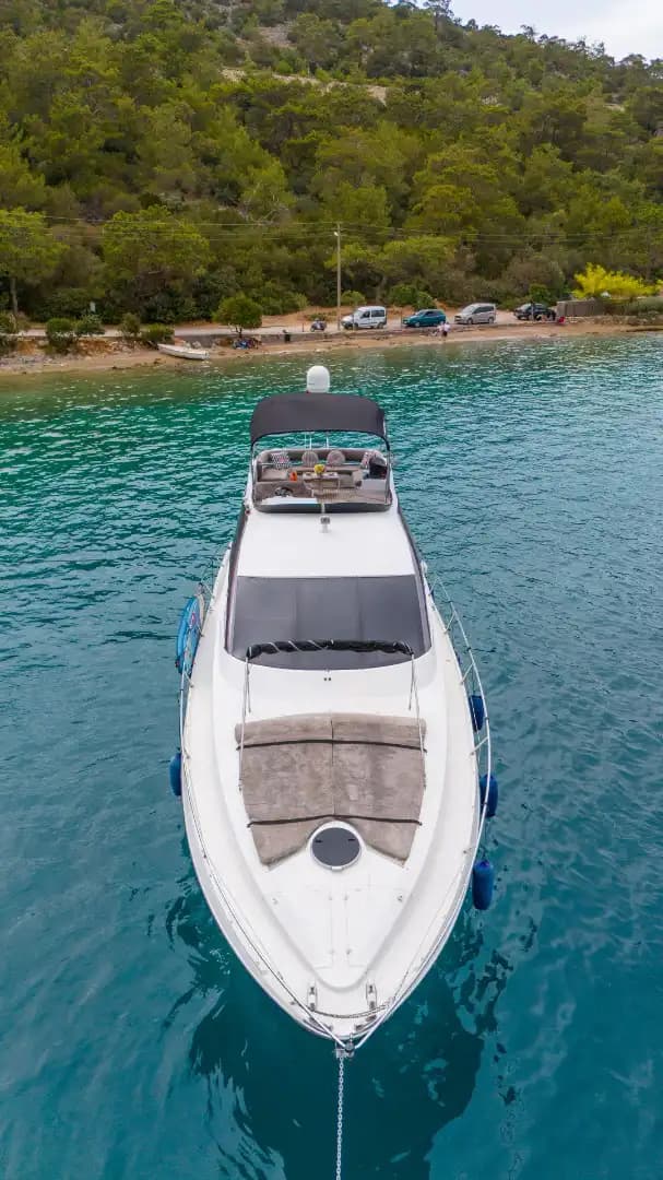 Bodrum'un Eşsiz Denizinde 18 Metre 3 Kabinli Günübirlik veya Konaklamalı Motoryat 2