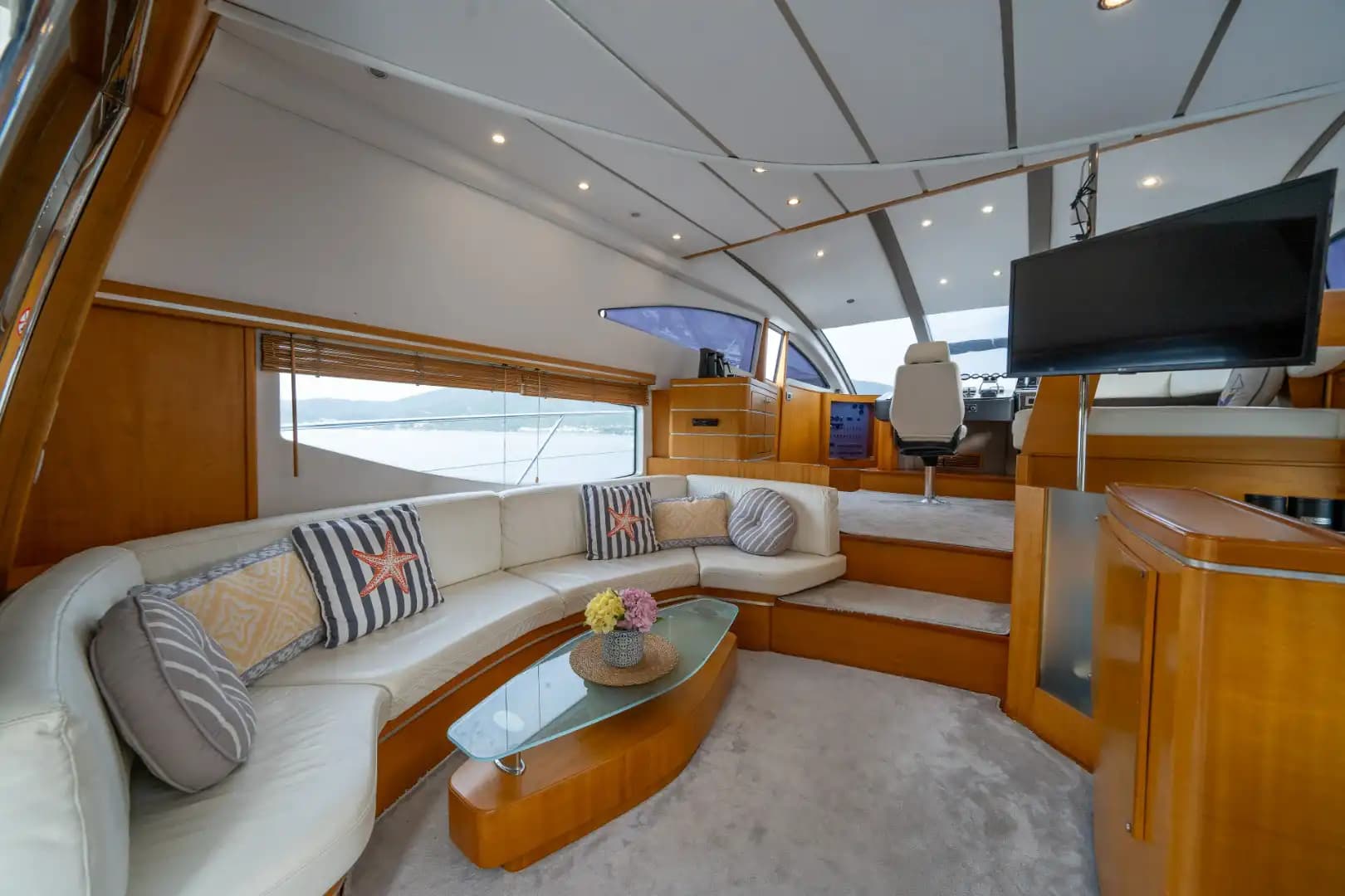 Bodrum'un Eşsiz Denizinde 18 Metre 3 Kabinli Günübirlik veya Konaklamalı Motoryat 6