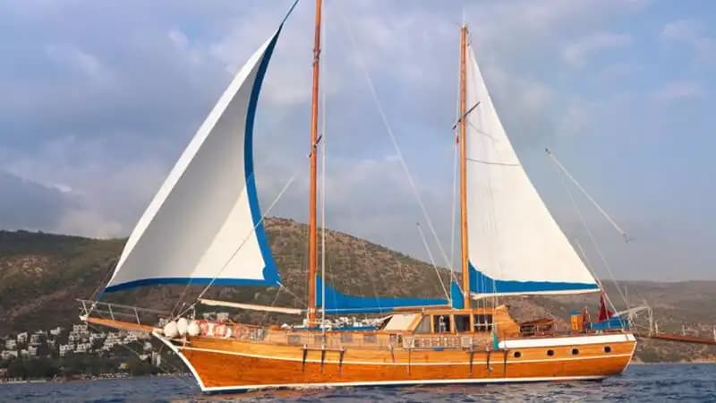 Bodrum’un Büyüleyici Koylarını 6 Kabinli Lüks Gulet ile Keşfedin
