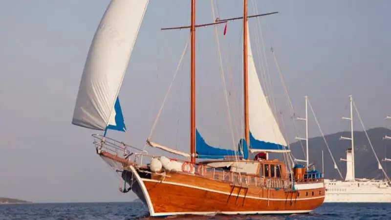 Bodrum’un Büyüleyici Koylarını 6 Kabinli Lüks Gulet ile Keşfedin