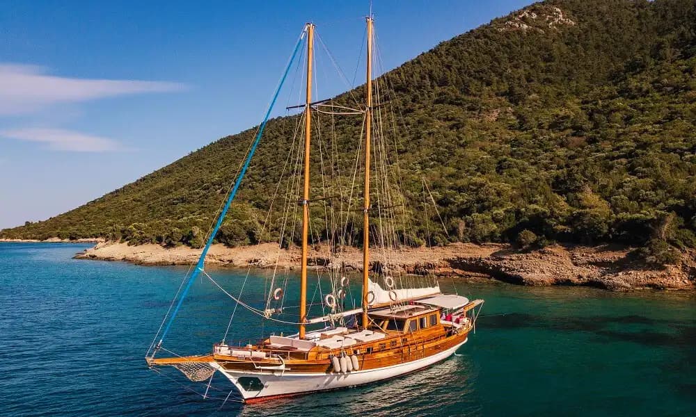 Bodrum Çıkışlı 20 Metrelik Gulet ile 8 Kişilik Konforlu Mavi Tur