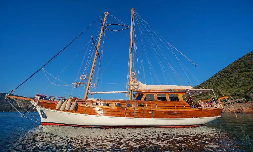 Bodrum Çıkışlı 20 Metrelik Gulet ile 8 Kişilik Konforlu Mavi Tur