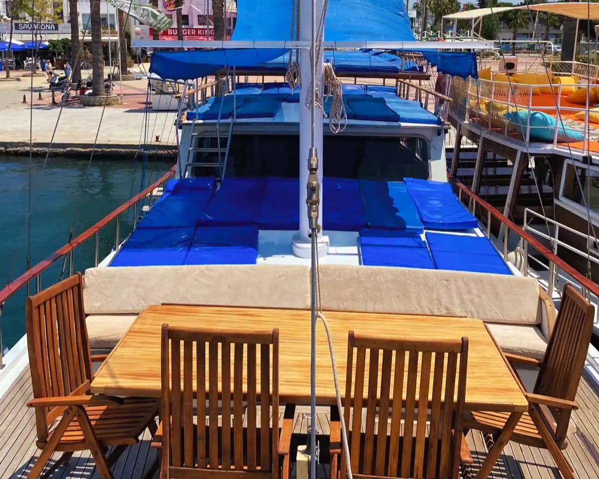 Bodrum’da 24 Kişilik Kapasiteye Sahip Özel Tekne İle Türk Rivierası'nı Keşfedin 9