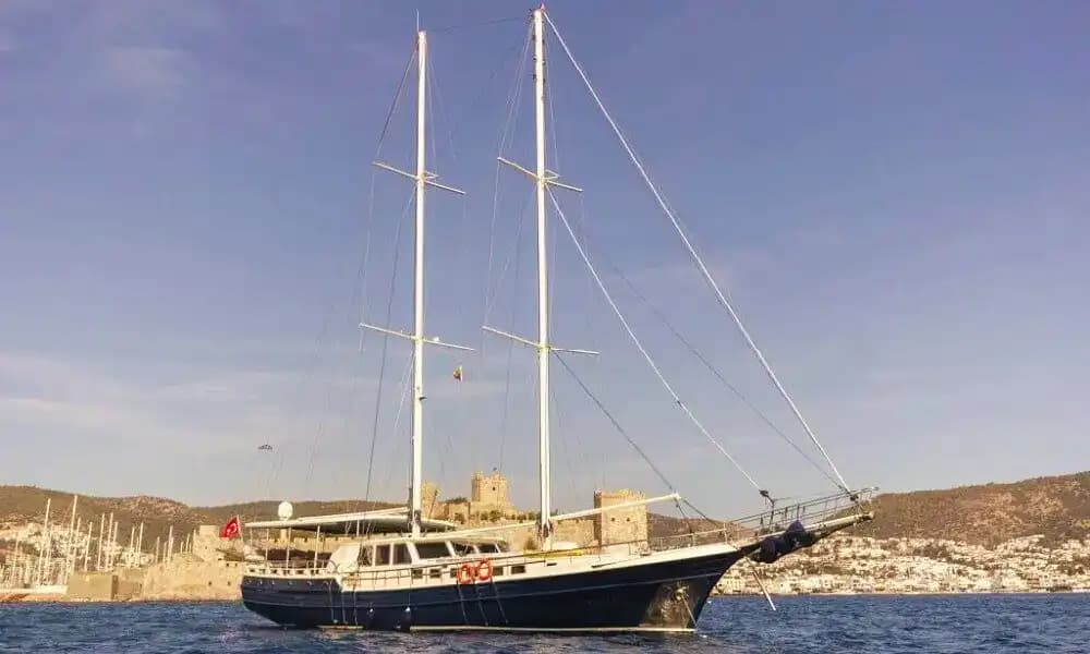 Bodrum Çıkışlı 27 Metrelik Gulet, 6 Kabiniyle 12 Kişilik Lüks Bir Deneyim Sunuyor