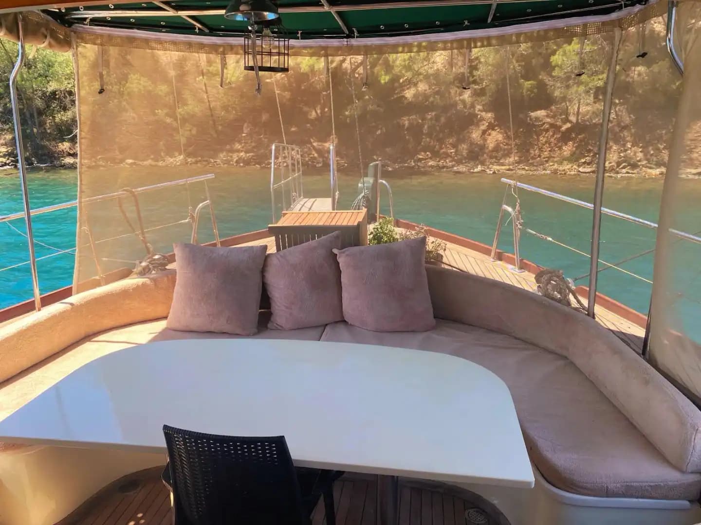 Bodrum’da Günübirlik veya Konaklamalı 18 Metrelik 3 Kabinli Motoryat ile Lüks ve Konfor 4