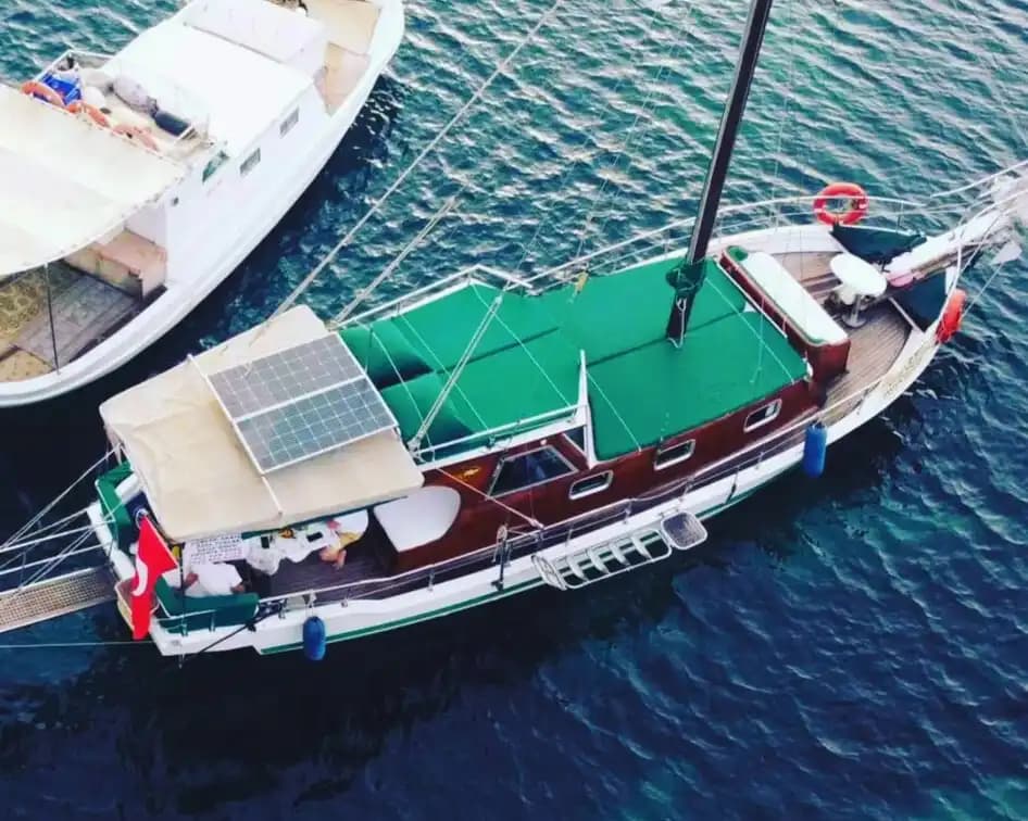 Bodrum’un Benzersiz Koylarını 12 Metre Uzunluğundaki Tekne İle Keşfedin 4
