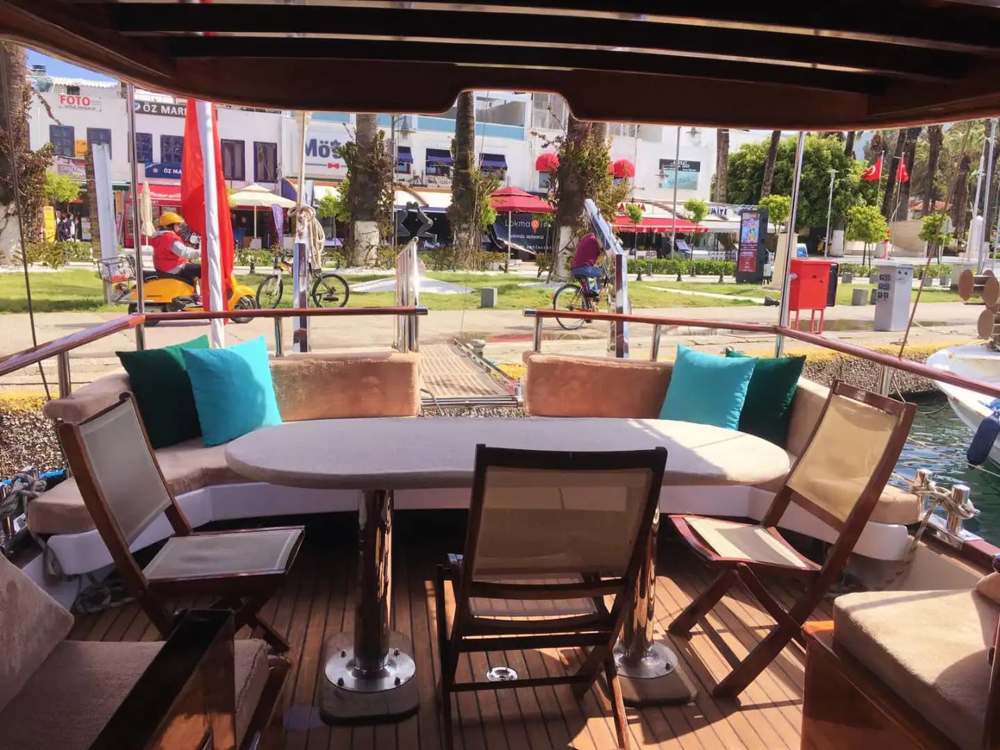 Bodrum'un Eşsiz Güzelliklerini Keşfetmek İçin Teknemiz Konfor ve Lüksü Bir Arada Sunuyor 4