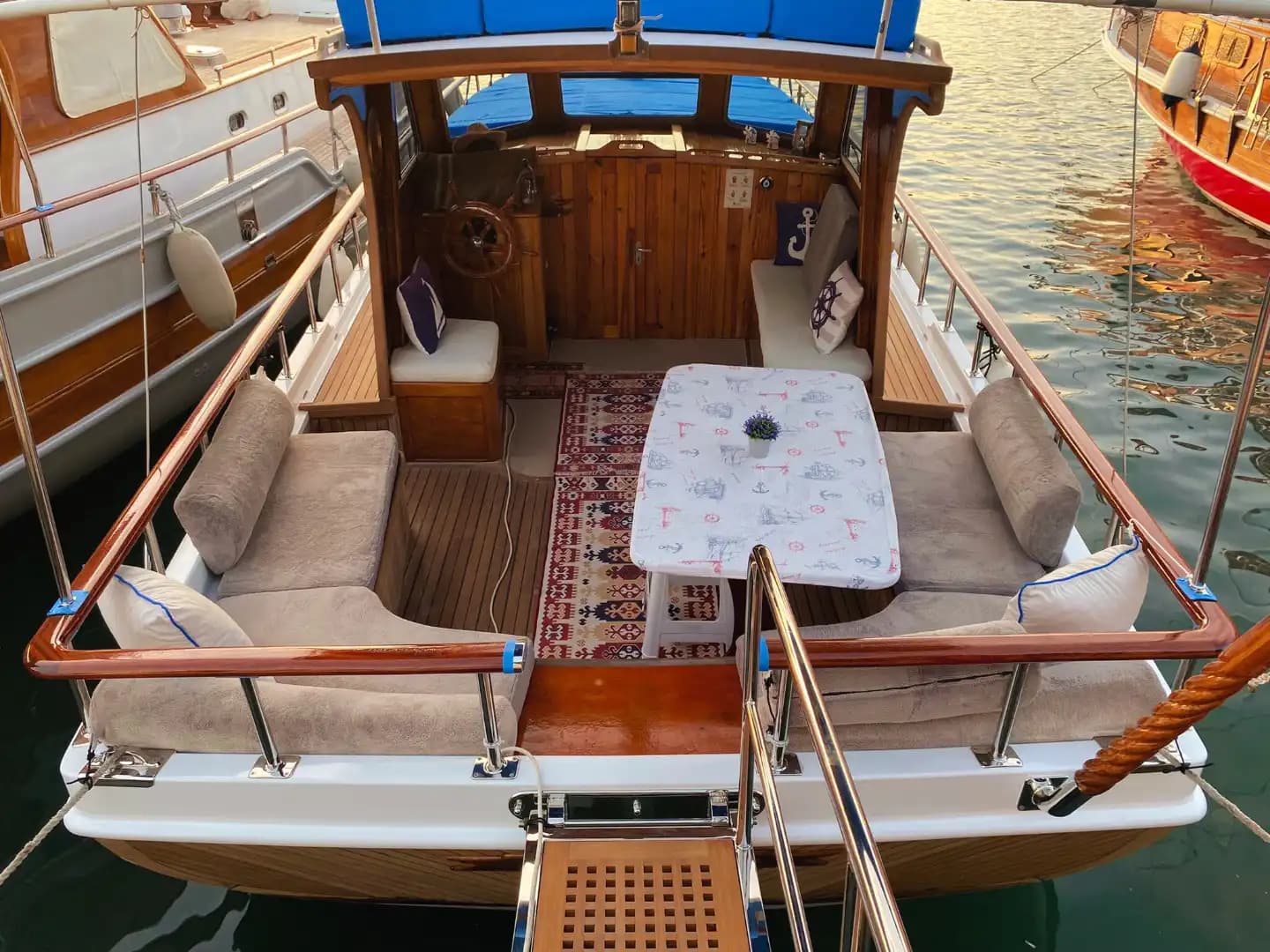 Bodrum’da Günübirlik Kiralık Özel Tekne ile Unutulmaz Deniz Keyfi 2