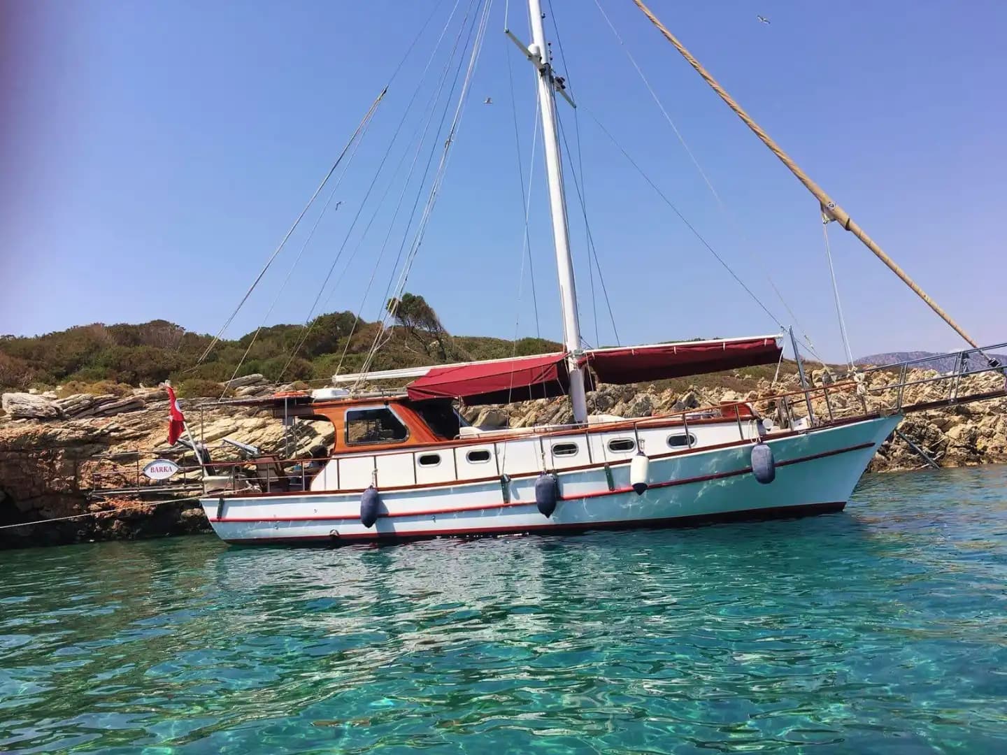 Bodrum'un Eşsiz Güzelliklerini Keşfetmek İçin Teknemiz Konfor ve Lüksü Bir Arada Sunuyor - Teknede Parti