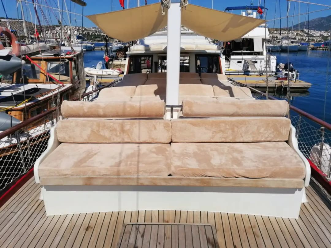 Bodrum’da Özel Yapım Tekne ile Eşsiz Mavi Yolculuk Deneyimi 8 Kişiye Kadar