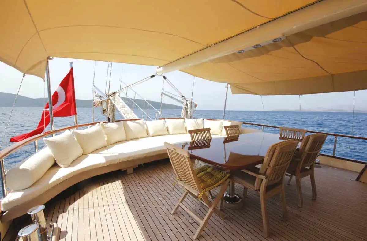 Bodrum'un Harika Denizinde 4 Kabinli Gulet ile 8 Kişilik Özel ve Konforlu Tatil 11