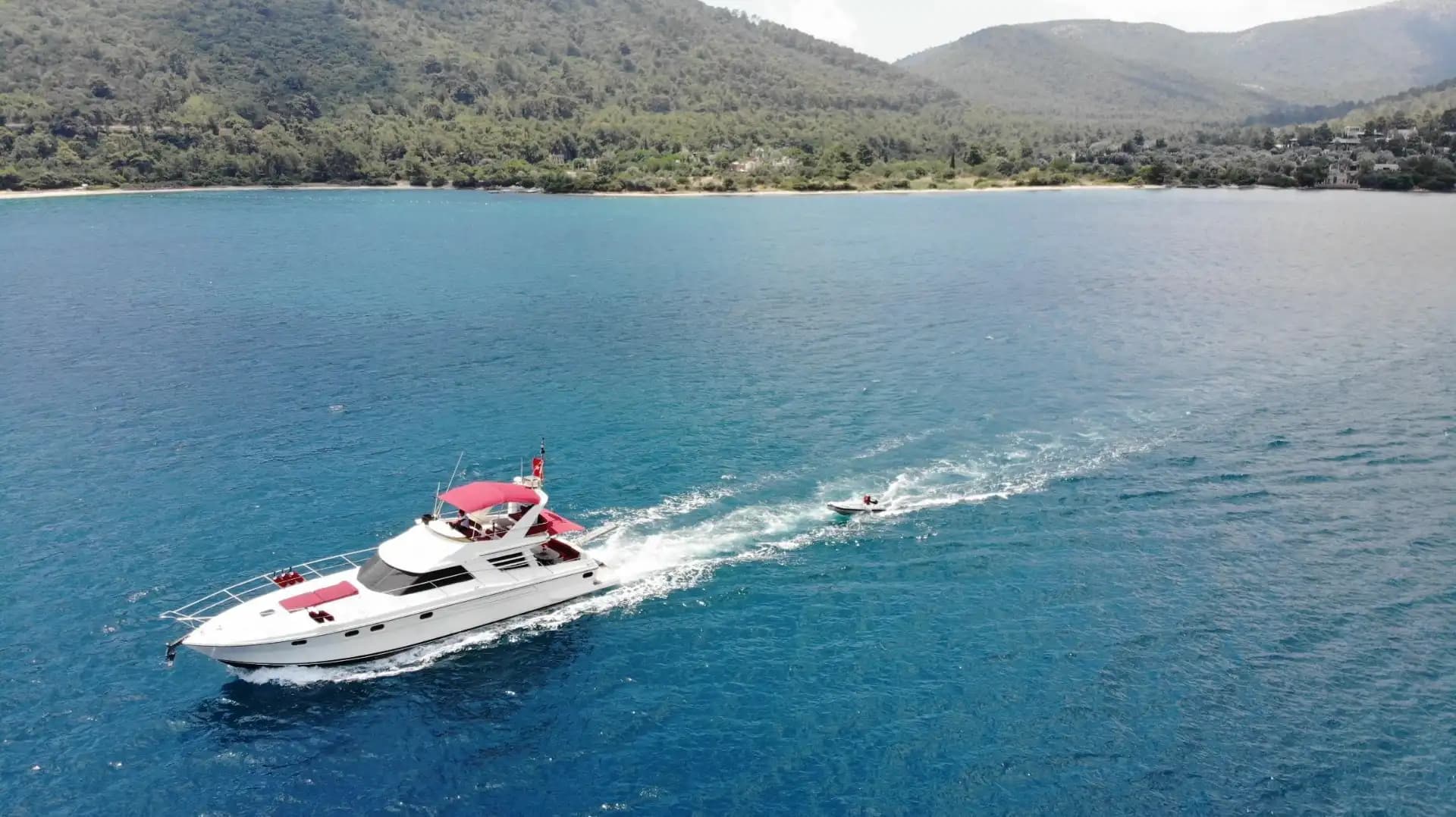 Bodrum Koylarında Hız ve Konforun Buluştuğu, Fairline 55 Lüks Motoryat 9