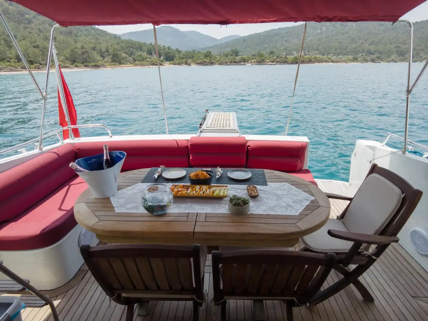 Bodrum Koylarında Hız ve Konforun Buluştuğu, Fairline 55 Lüks Motoryat 14
