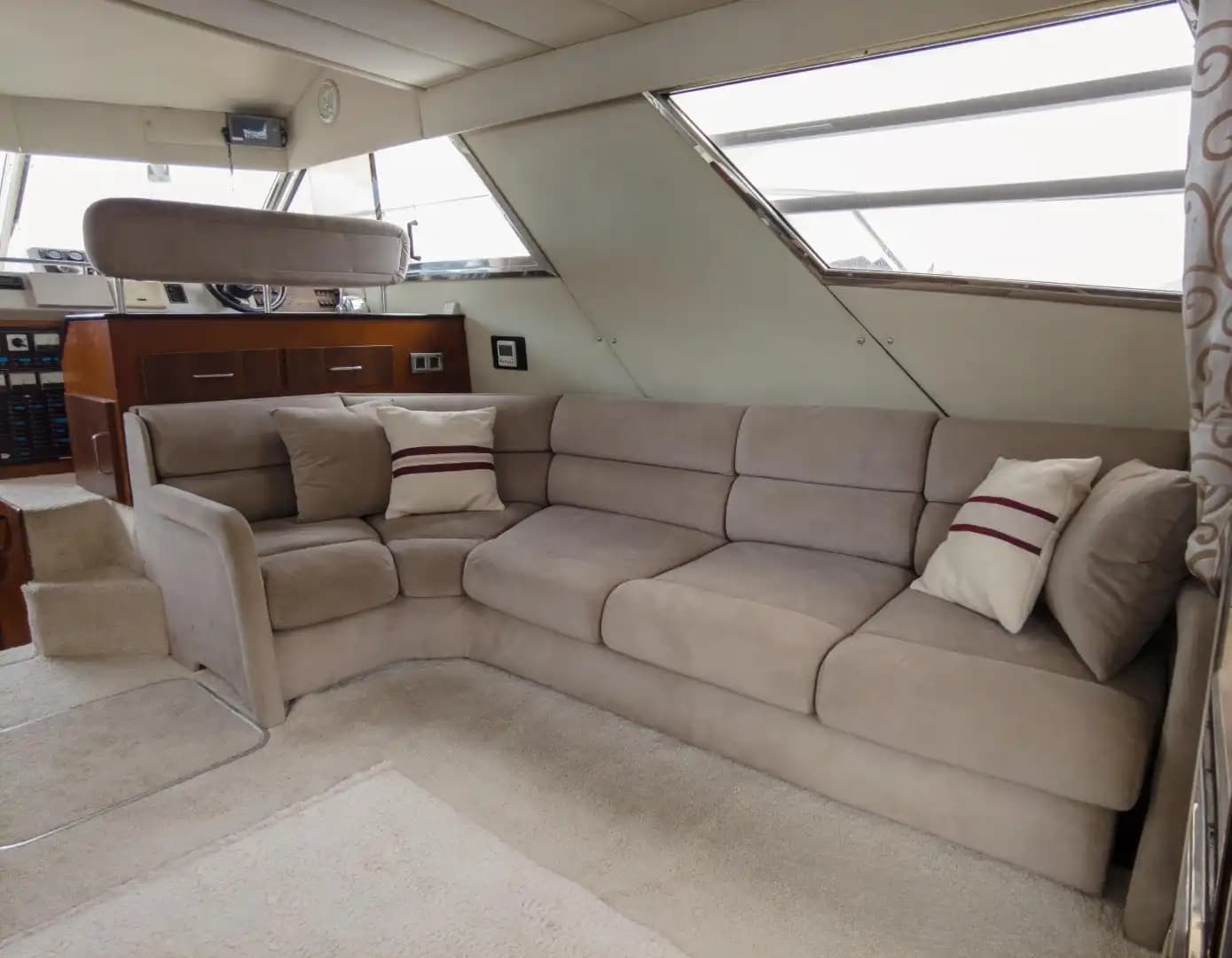 Bodrum Koylarında Hız ve Konforun Buluştuğu, Fairline 55 Lüks Motoryat 5