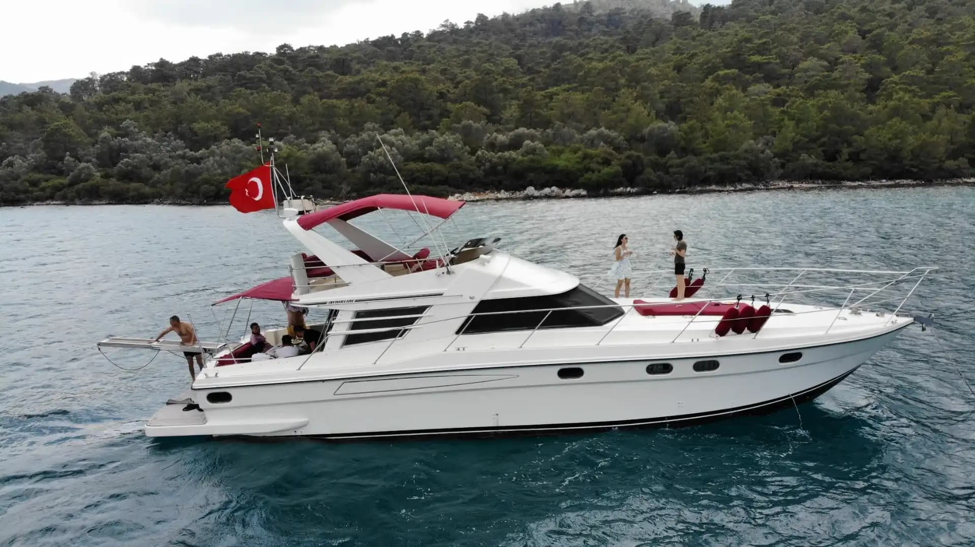 Bodrum Koylarında Hız ve Konforun Buluştuğu, Fairline 55 Lüks Motoryat 2