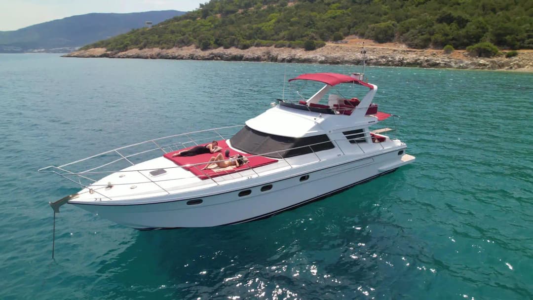 Bodrum Koylarında Hız ve Konforun Buluştuğu, Fairline 55 Lüks Motoryat