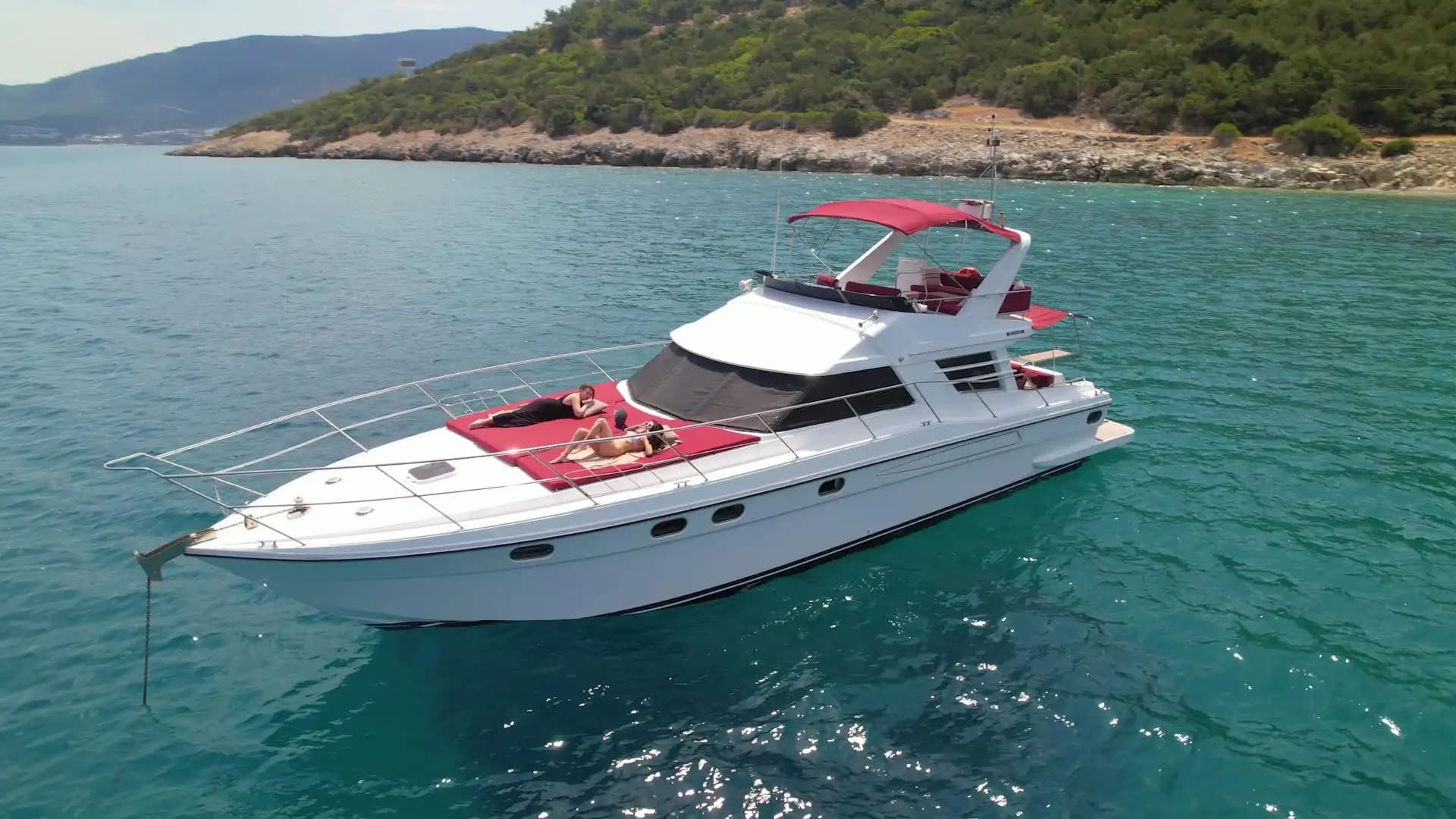 Bodrum Koylarında Hız ve Konforun Buluştuğu, Fairline 55 Lüks Motoryat - Teknede Parti