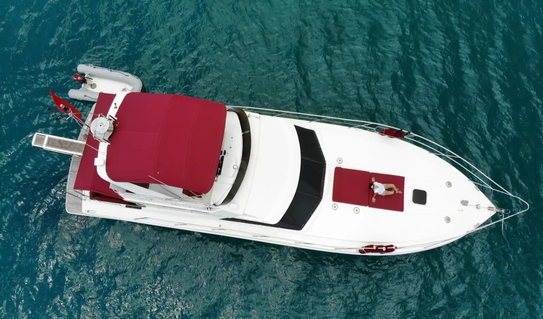 Bodrum Koylarında Hız ve Konforun Buluştuğu, Fairline 55 Lüks Motoryat 11