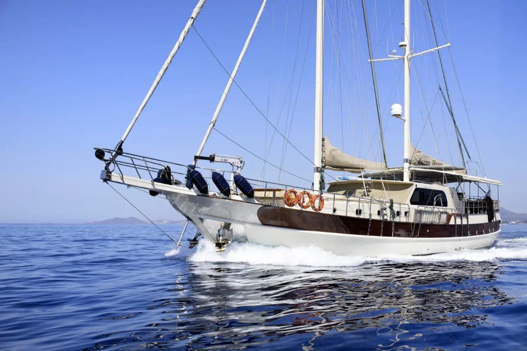 Bodrum’un Enfes Koylarında Lüks ve Konforlu 12 Kişi Kapasiteli Gulet