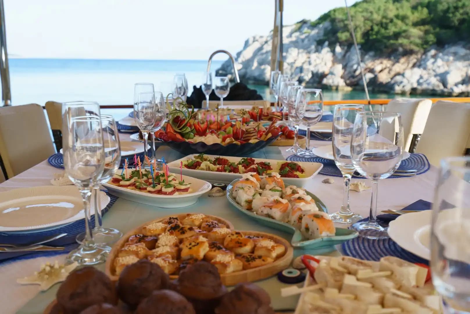 Bodrum’un Enfes Koylarında Lüks ve Konforlu 12 Kişi Kapasiteli Gulet 24