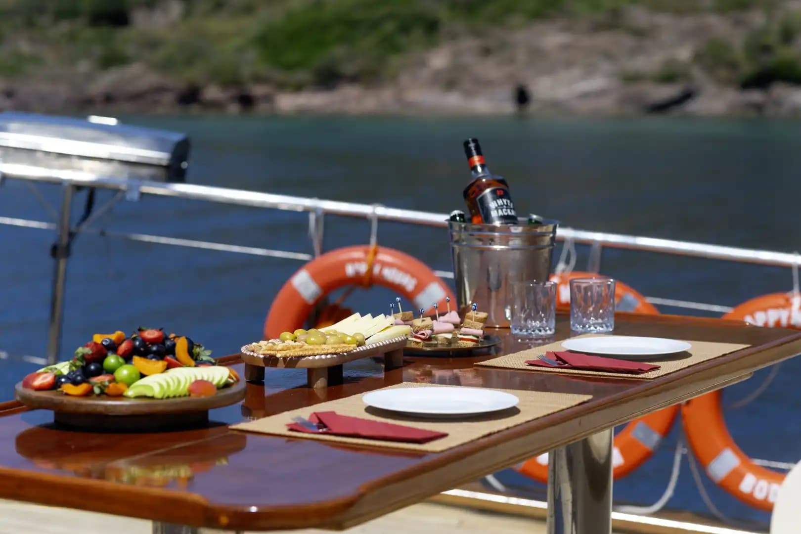 Bodrum’un Enfes Koylarında Lüks ve Konforlu 12 Kişi Kapasiteli Gulet 19