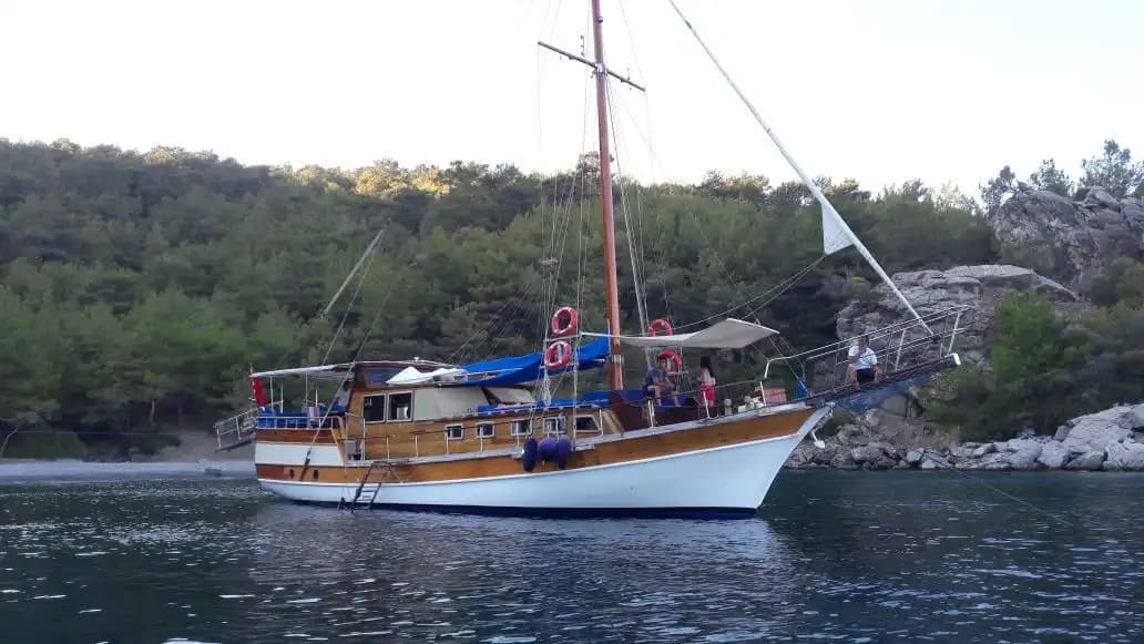 Gökova Körfezi'nin Saklı Koylarında, 4 Kabinli, 8 Kişilik Huzurlu Gulet - Teknede Parti