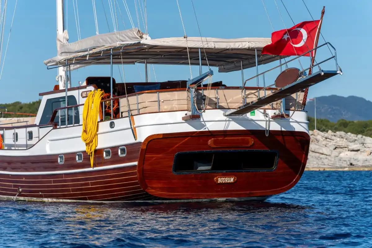 Bodrum’da 20 Metrelik Gulet ile 8 Kişilik Huzurlu Deniz Turu 15