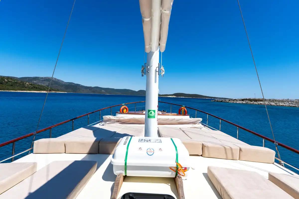 Bodrum’da 20 Metrelik Gulet ile 8 Kişilik Huzurlu Deniz Turu 17