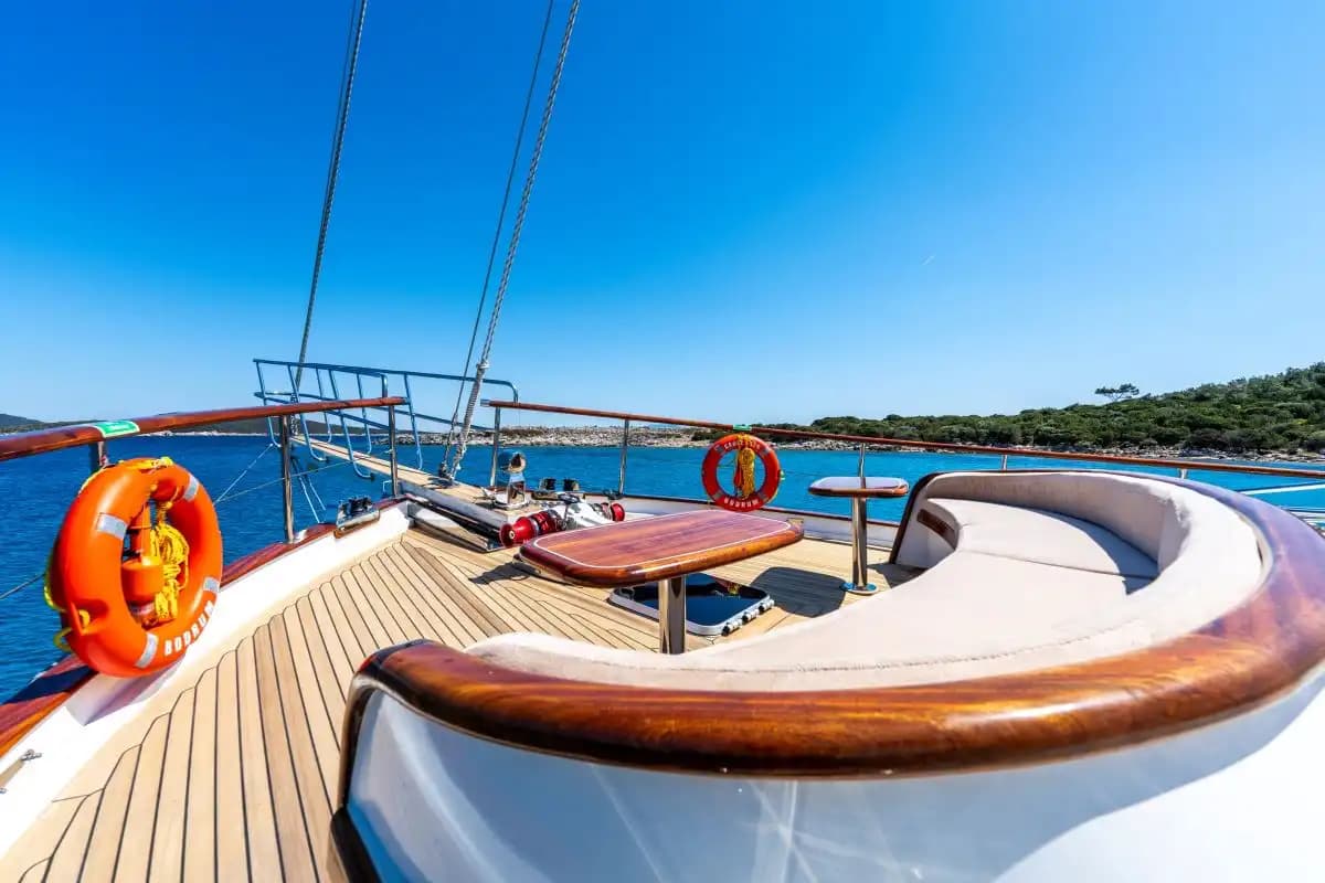 Bodrum’da 20 Metrelik Gulet ile 8 Kişilik Huzurlu Deniz Turu 18