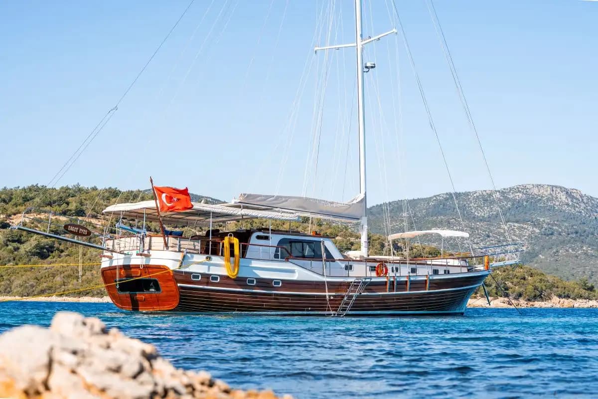 Bodrum’da 20 Metrelik Gulet ile 8 Kişilik Huzurlu Deniz Turu 11