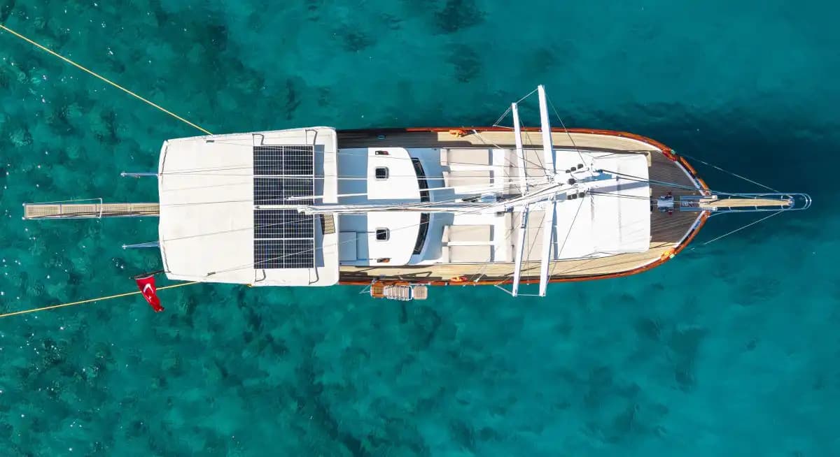 Bodrum’da 20 Metrelik Gulet ile 8 Kişilik Huzurlu Deniz Turu 8