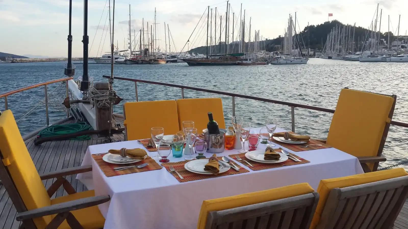 Bodrum'un Büyüleyici Koylarında, 24 Metre, 3 Kabinli Konforlu Gulet 4